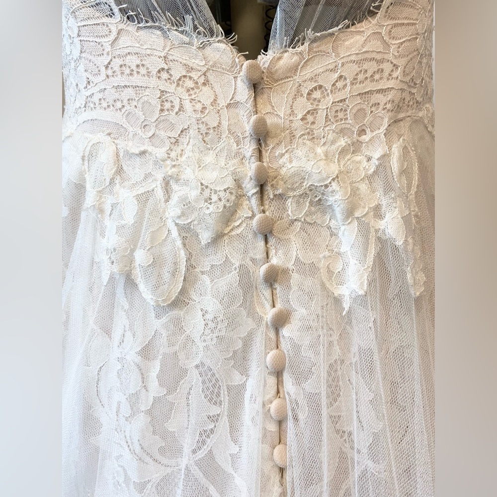 Essence of Australia Lace Chiffon Wedding Dress - Picture 11 of 16